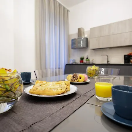 Lux With Parking Apartament Genua