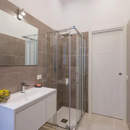 Lux With Parking Genua