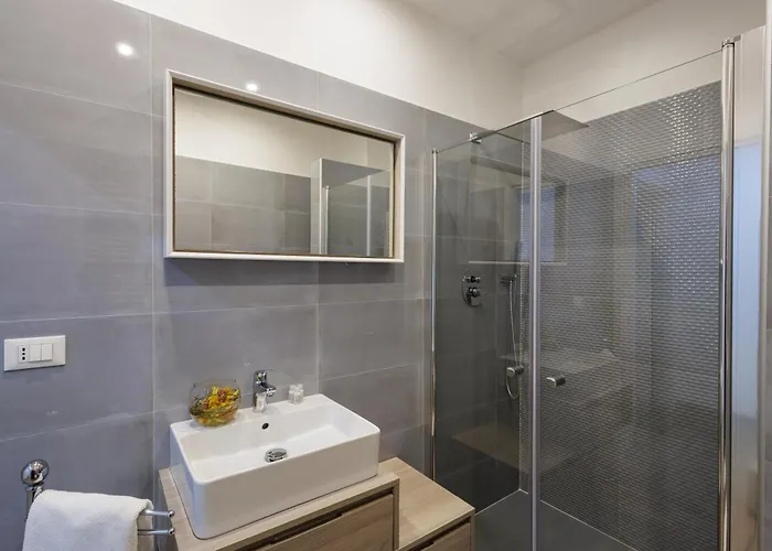 Lux With Parking Apartment *