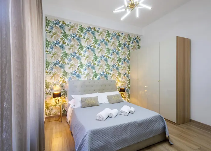 Lux With Parking Apartment *